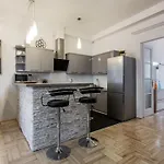Modern Spacious Flat In Buda アパート *
