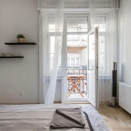 アパート Modern Spacious Flat In Buda